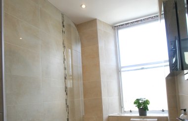 Marchmont Cres - Bathroom