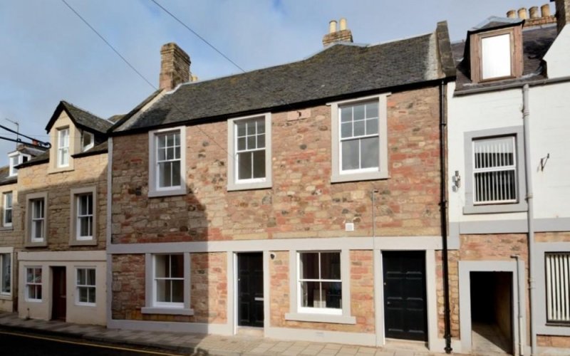 6, Golden Square, Duns, Berwickshire TD11 3AW